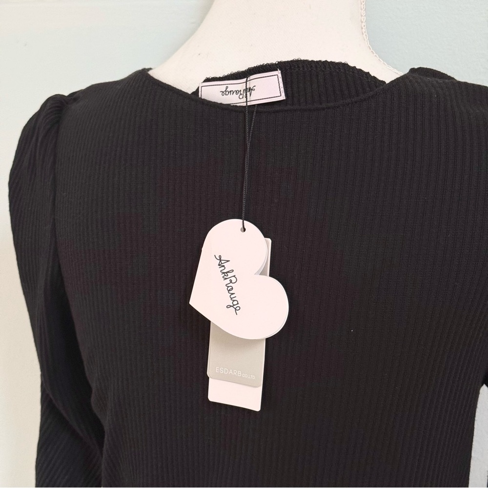 Ank Rouge Top with Roses - Picture 3 of 3